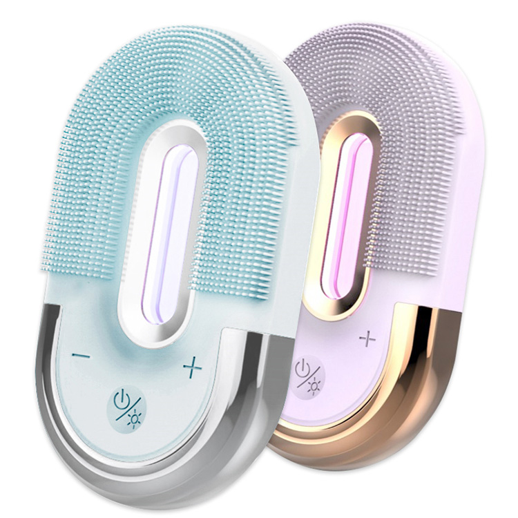Face Cleansing Brush with LED Light Therapy & Vibration - Green