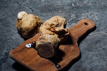 Load image into Gallery viewer, Gardenia &amp; Wild Truffle Scent
